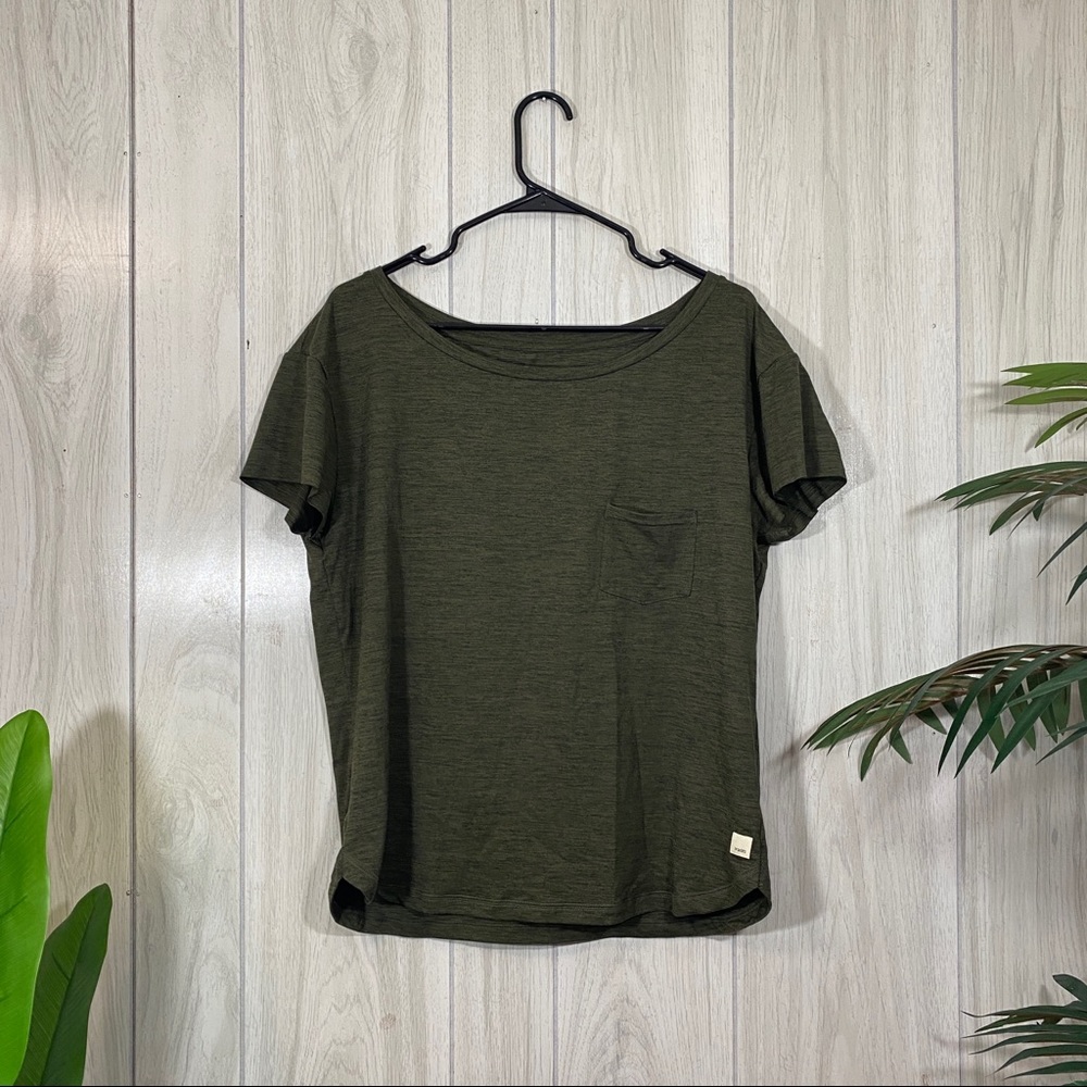 Vuori Lux Performance Tee T-Shirt size M Medium